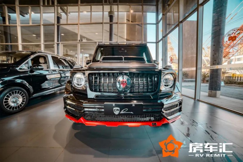 实拍300多万碳纤维打造的奔驰大G，网友：比任何SUV回头率都高3.jpg