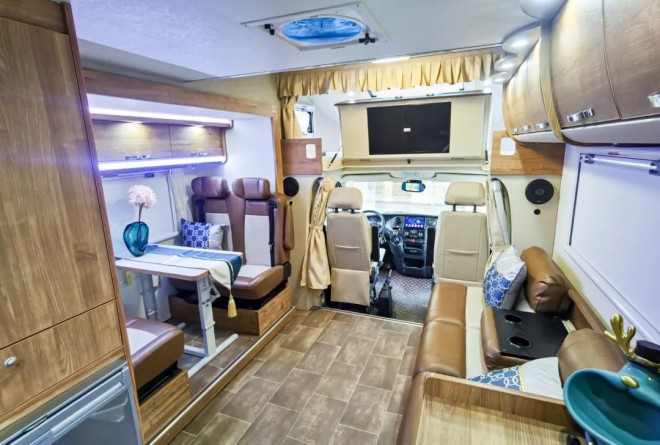 简约而不简单，打造高性价比潮流房车，拓锐斯特2021款简约系列图片