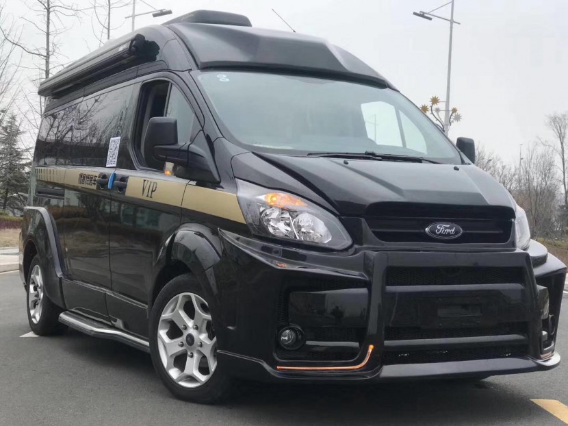 6.5洛阳房车展福客特房车携网红黑骑士、逸途、至尊系列商务B型华丽亮相bca727608e104cf1a1fd420437ad8aae