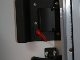 985A1076