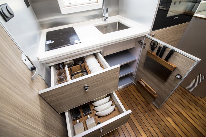 诺马迪森穿越者B洛阳德野高端越野房车德国奔驰4X4这是描述信息