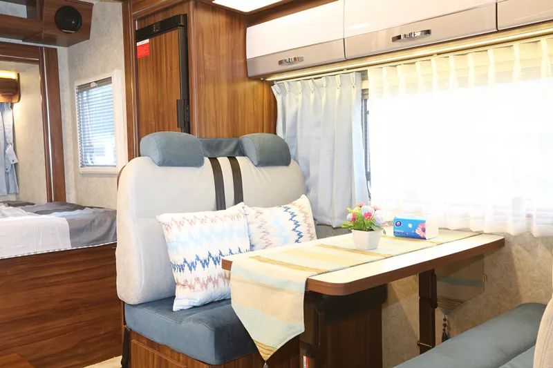 宇通房车：国产依维柯双拓的魅力，岂止是大空间？