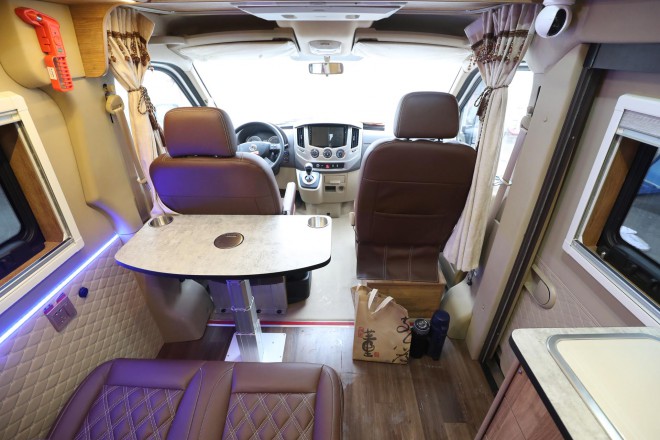 老张定制款——高清实拍2019款顺之旅东风御风白色自动挡B型房车 WLH_5919