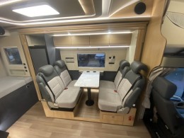 宇通房车 2023款旗舰双拓展版