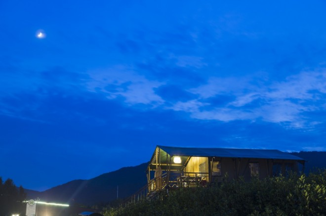 江苏常州宝盛园茶园帐篷酒店夜景喜马拉雅野奢帐篷酒店&mdash;宝盛园夜色23