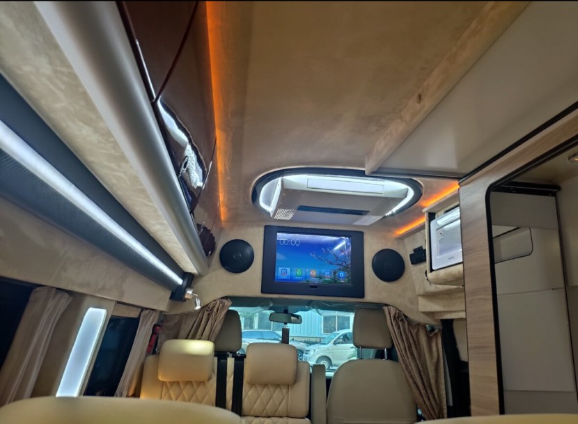 尚旅福特新全顺梦骑士豪华版，走到灯火通明，看遍世间辽阔542aa3f9fbe6889f1e7554b6ff22266e