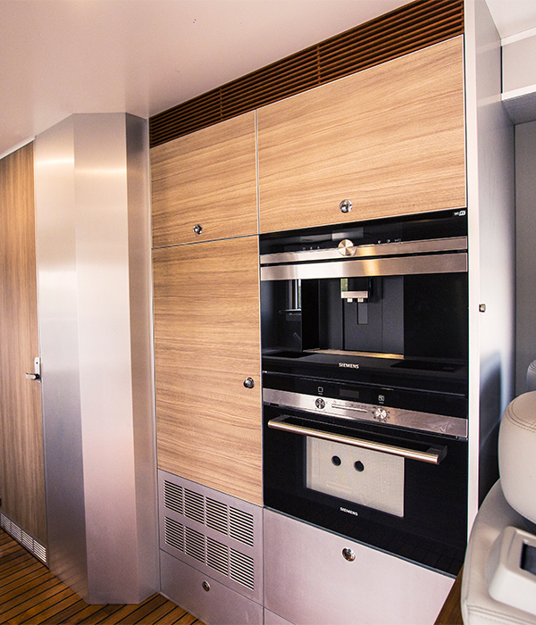 德野奔驰6X6越野房车征途者B诺马迪森房车戈壁荒漠无限征途这是描述信息