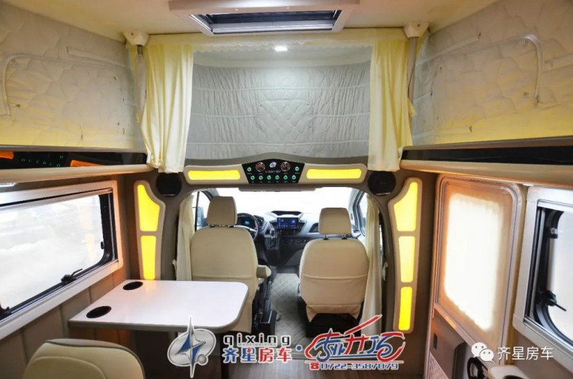 2021款齐星浩运版FT2321-1(新全顺小C)房车图片