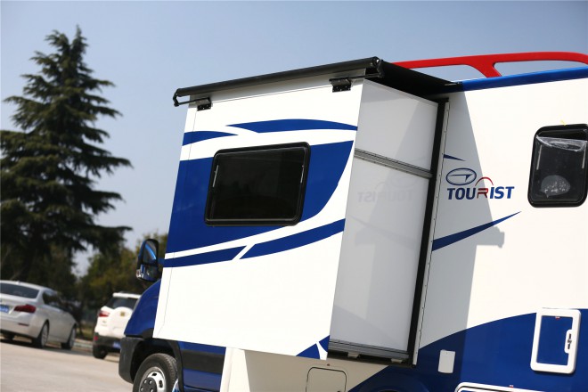 拓锐斯特依维柯C型欧风版TIC-611 56.6万起 2E1A4304