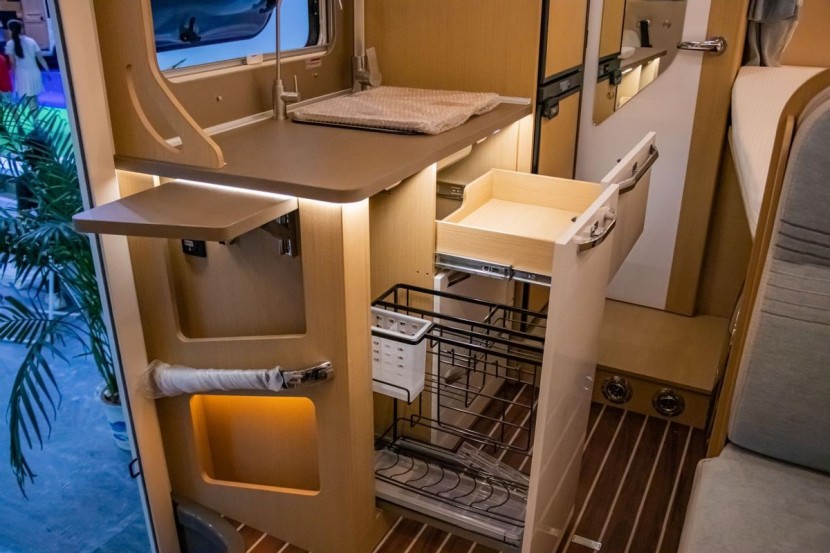 9月2日郑州房车展：览众房车来福大贵无拓豪华版，豪华配置，旅行盛宴！0a71c85d219447a49954b771326e1544~tplv-obj