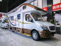 稀缺货源：超大奢侈空间，奔驰斯宾特524自动挡C型房车