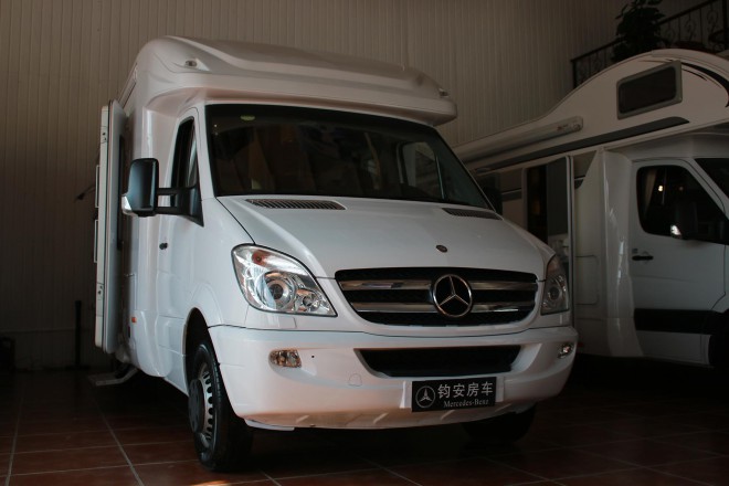 钧安房车奔驰意大利上装 65万元