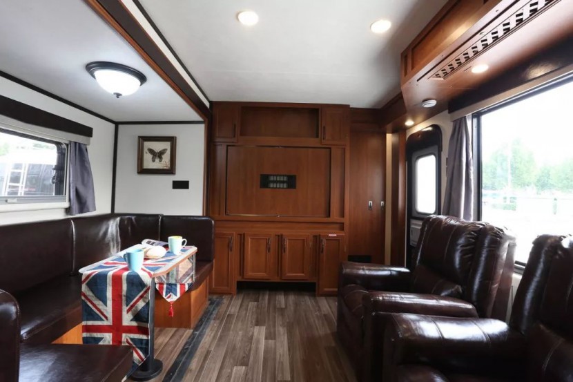 宇通房车：8米美式拖挂来了！你想要的尊贵舒适感，我全都有~