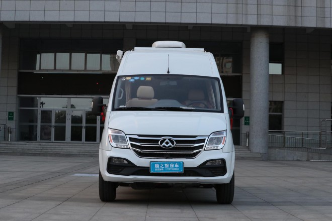 高清实拍2019款顺之旅大通V80全新格局B型房车 WLH_5795