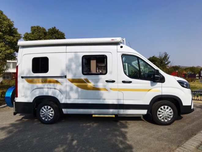 华航D550房车，柴油自动挡，商旅两用，超高性价比！