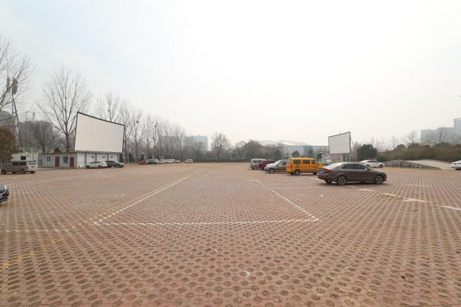 3.31郑州房车展场地河南省体育中心 WLH_2836