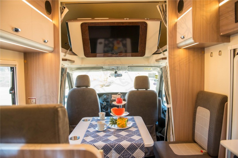 9月2日郑州房车展即将开幕，今天再为大家带来一款中天房车新季风C型房车。fdf53cb0d30345643c8d3743805a7d3d