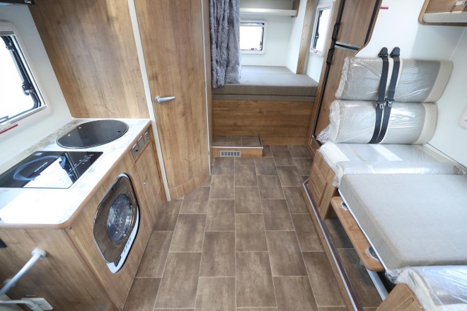 拓锐斯特“欧畅版TIC-621A”依维柯双拓展C型房车 WLH_6834