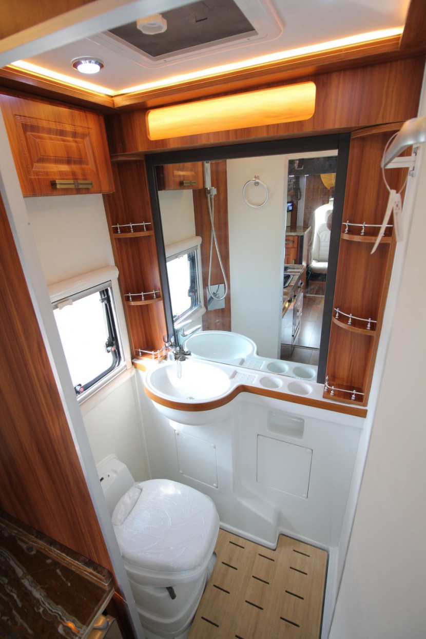 高品质中国风，骏驰房车邀您参加9.12洛阳房车展f371f2a837824813bb52107d0a817db4