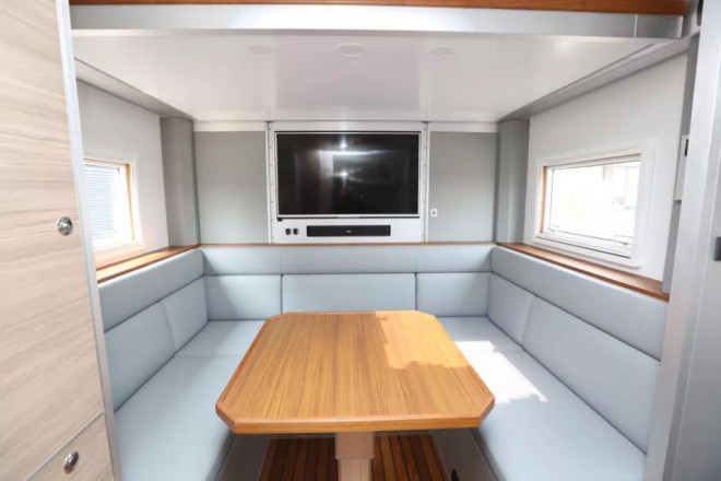 诺马迪森新款“驰骋者”——不超六米的C本蓝牌越野房车（内饰篇）d884ae1f00d5420eb4fc4e536f31b57c