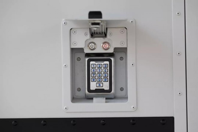 诺马迪森新款“驰骋者”——不超六米的C本蓝牌越野房车79cdbdd1c952490d8c9b615c411be3fd