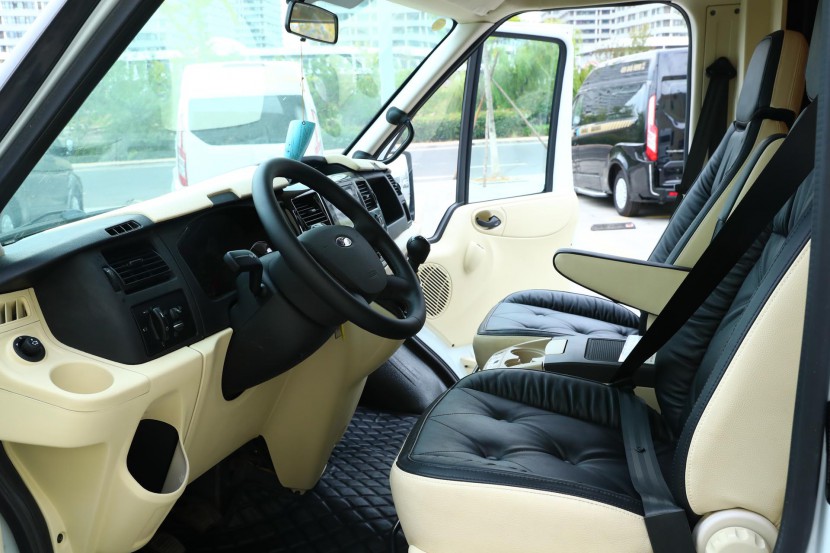 异形顶房车，庄重大气商务气息福客特家族独有尊崇格调 官方指导价56.6万元 07