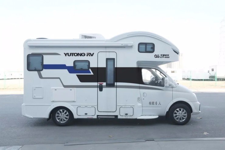 宇通大通v80 宇通c310房车(国六)2020款白色