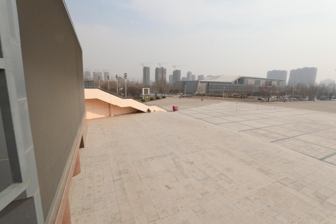 3.31郑州房车展场地河南省体育中心 WLH_3045