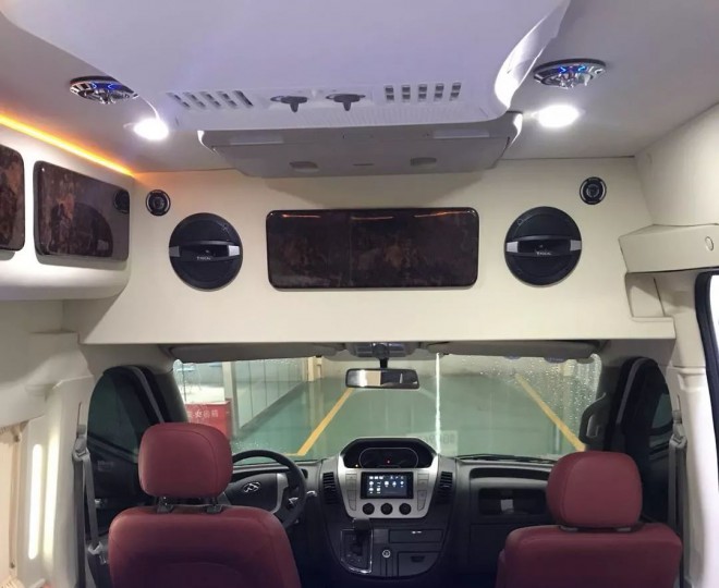 新飞大通V80加长轴B型房车