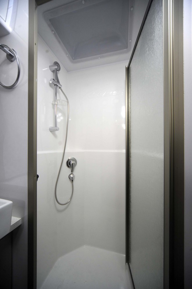 戴德隆翠C19拖挂式营地房车 17万元 _DSC8581