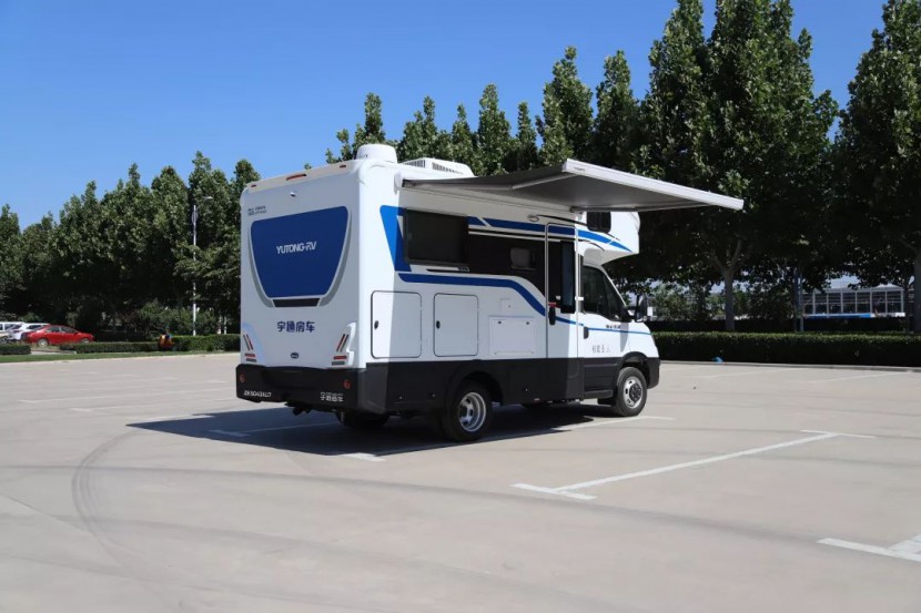 宇通房车：体验专属舒适旅行，国产依维柯单拓房车上线啦~