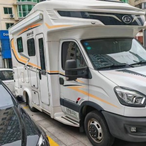 金冠房车 329D