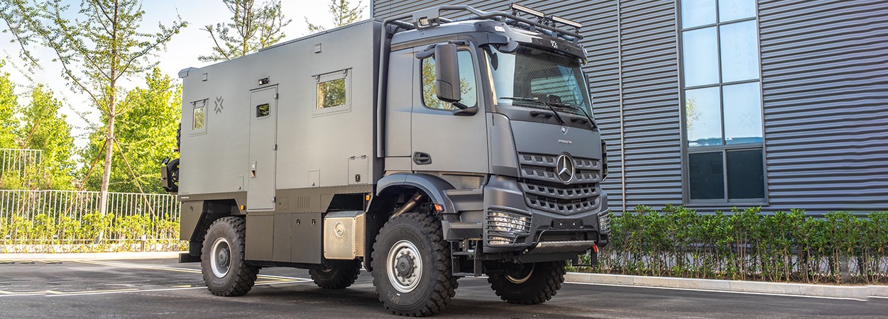 德野诺马迪森 奔驰4×4穿越者b越野房车车身外观