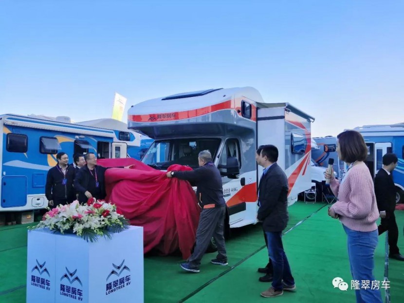11.23杭州房车展隆翠房车畅游C终于揭开了她的面纱3f1176a85c2040a7bab01fb6be07292d