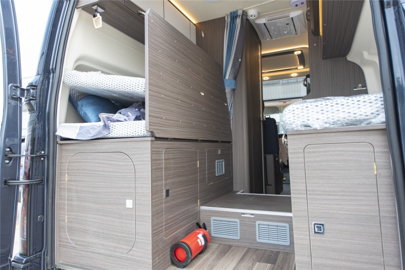 瑞弗房车R700畅旅版，B型房车天花板，保温隔热性能优良get?code=OGQ1MzNjZTBjMTE1MTY2M2FiMDUxMThkMzFkNjhhYmUsMTY2MzE1MDM5OTExMg==