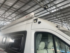 卫航房车 2021款V590 横床版