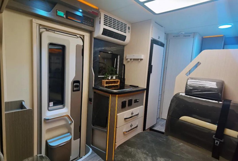 【首发】罗曼特斯T50，国六大通V90底盘自动挡房车正式下线接受预定4a7a857062194ff498b9324302808b9c