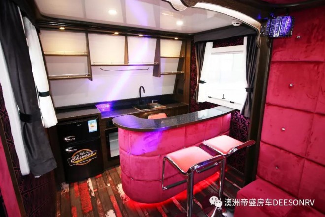 帝盛房车经典系列-10米KTV户外大屏款营地房车6488e4823aa2441b9d5acade9b986b76