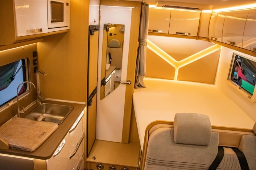 9月2日郑州房车展：览众房车来福大贵无拓豪华版，豪华配置，旅行盛宴！8a676a5314054854baae4f6ab47d6e0f~tplv-obj