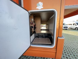 延龙 依维柯双拓C型房车