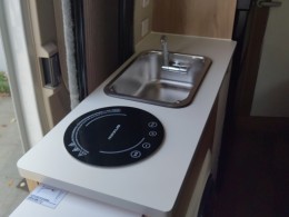 上汽大通MAXUS房车 2022款V100纵床水庐版