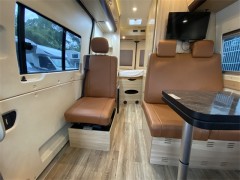 上汽大通 MAXUS RV80B型房车