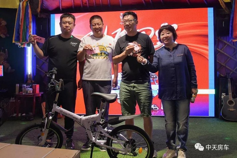 蒙古包内、激情音乐、互动游戏、达人分享…中天房车车友们欢聚一堂欢迎您回家！71abdd393d704f2f9b02f9f4c4405f0a