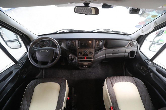 精致欧式风格、高端商务元素，“铂驰旅行家”单拓展房车 WLH_7208