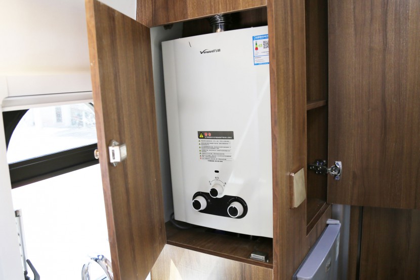 新飞拖挂房车 9.98万元 IMG_9571