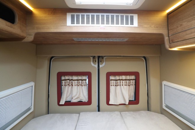 老张定制款——高清实拍2019款顺之旅东风御风白色自动挡B型房车 WLH_5972