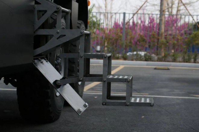 时代的领航者---诺马迪森“领航者M”越野房车图片