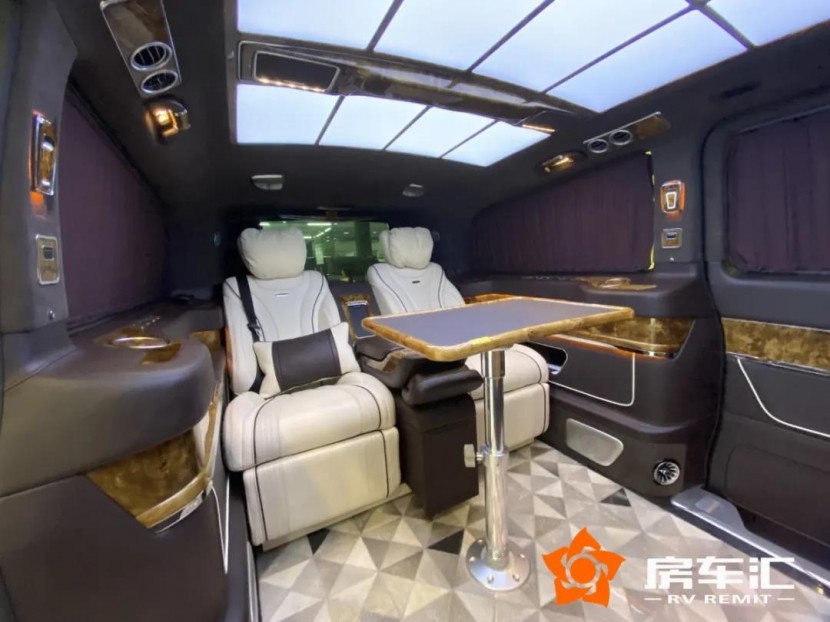 2020款圣母峰巅峰版，黑金四座，镀金立标，语音智能交互，太牛了！24.jpg