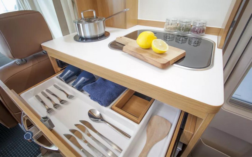 6.5洛阳房车展上汽大通房车携V80、V90B型C型房车亮相，原厂品质值得拥有2653f8ae44ef412c9696e5668a6d1166