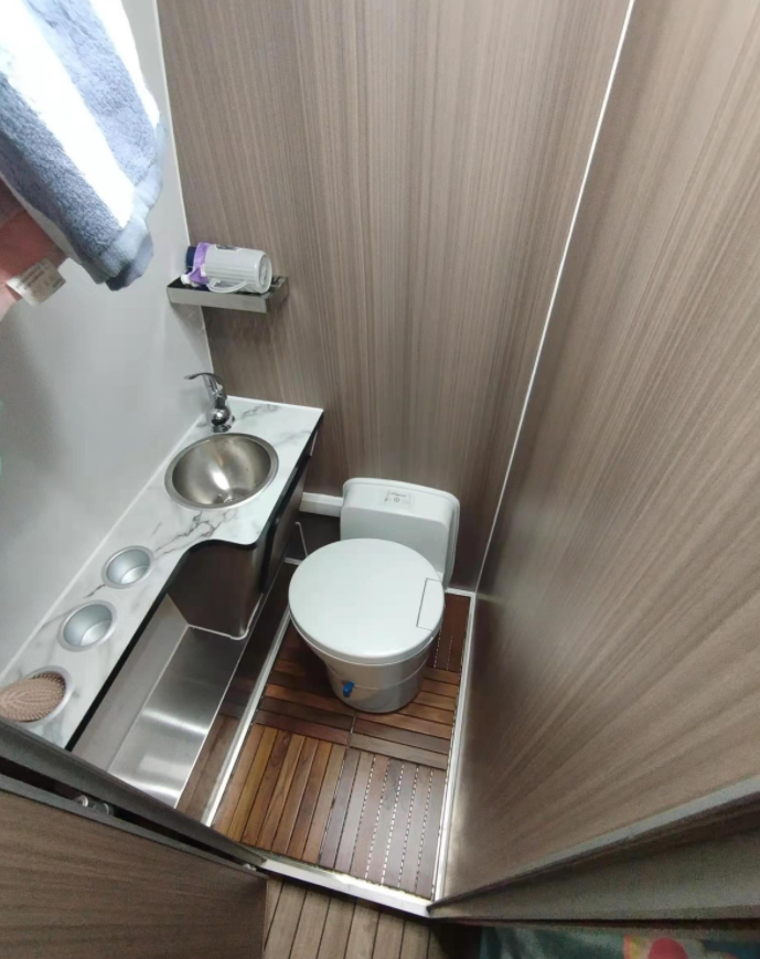 25a065243fb46afaed5b30d100f2493b